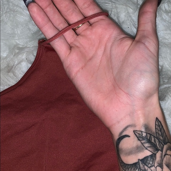 Spaghetti strap tank - Picture 3 of 6